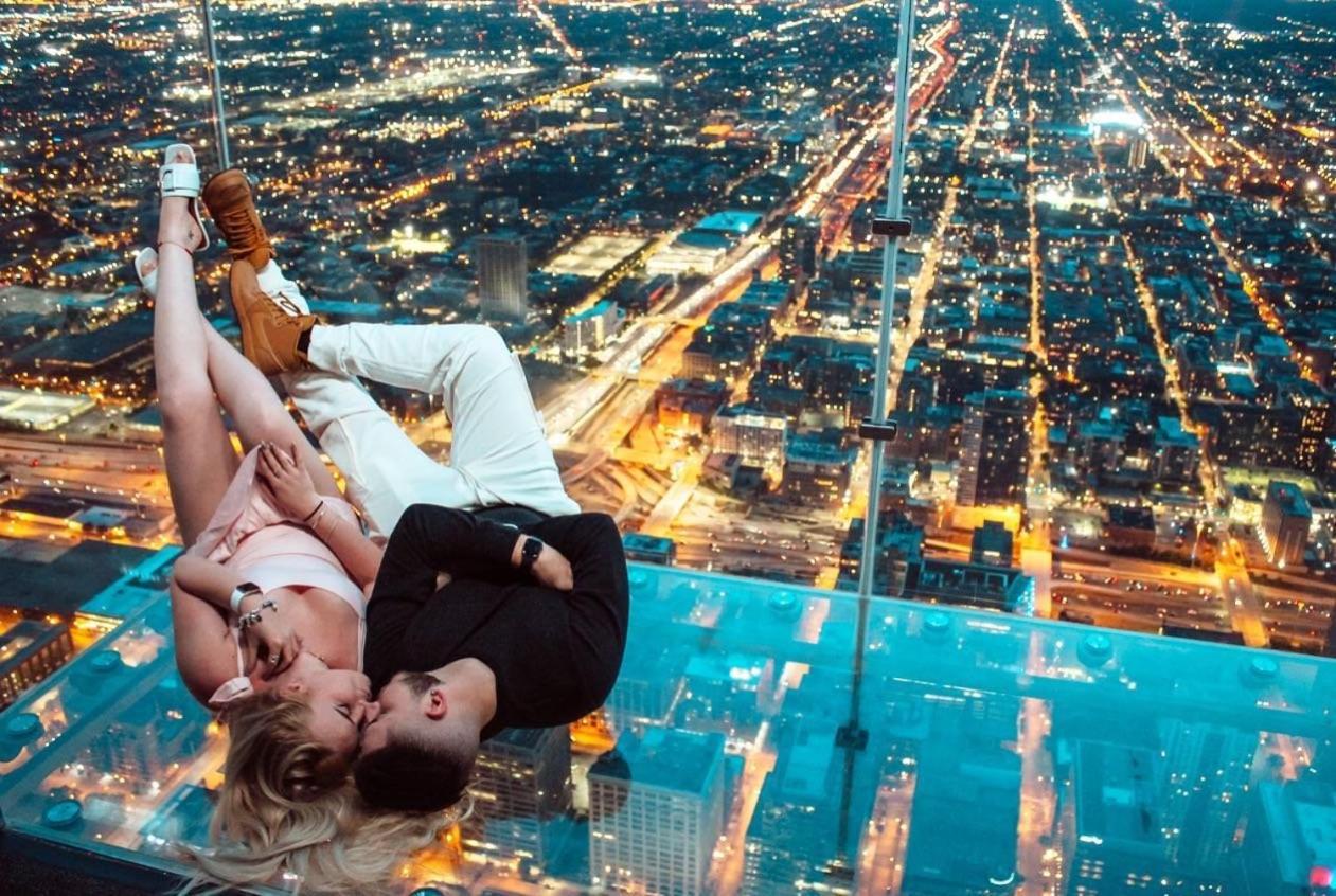 Linda Apartment-Icon56-District4-3Mins To Center Dtrc1- Infinity Pool- Awesome Rooftop Хошимин Экстерьер фото