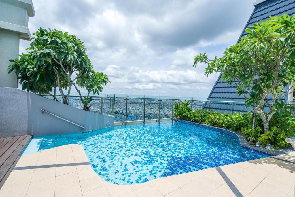 Linda Apartment-Icon56-District4-3Mins To Center Dtrc1- Infinity Pool- Awesome Rooftop Хошимин Экстерьер фото